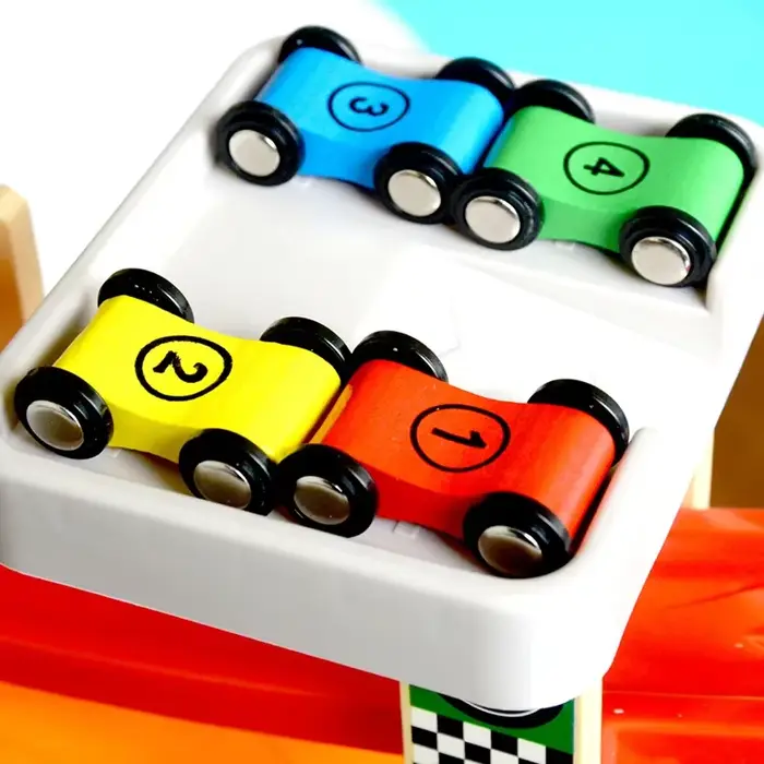 toboggan de course en bois pour enfants avec mini-voitures colorées rampe de jeu pour développement de compétences motrices et apprentissage des couleurs
