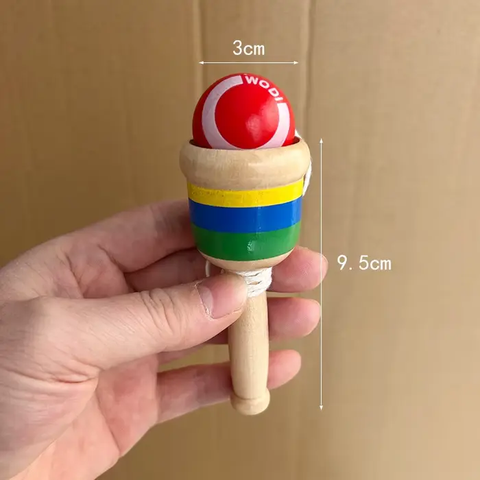 Jeu de capture vintage en bois avec boule et corde, entraînement de la coordination œil-main, jouets