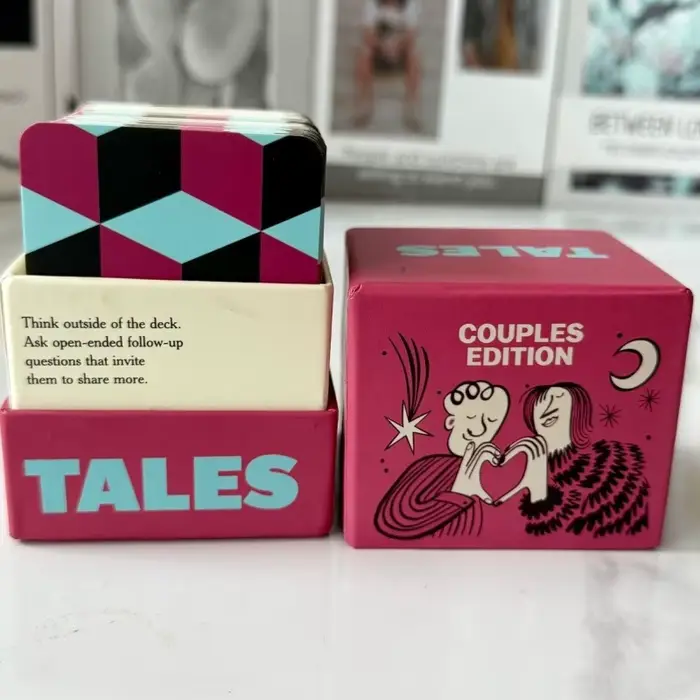 Jeu de dés d'histoires édition couples et famille jeu de racontage d'histoires pour soirées en amoureux et en famille jeux de table créatifs occasions spéciales