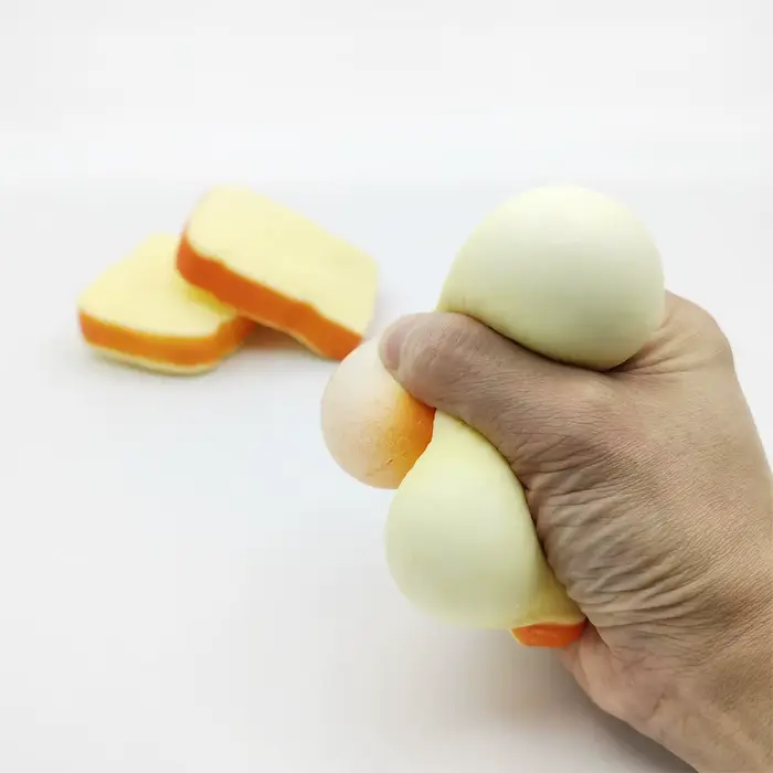 Jouet anti-stress en forme de pain de mie souple tranché pour adultes, cadeau d'anniversaire drôle et amusant pour soulager l'anxiété, jouet alimentaire factice pour détente et relaxation