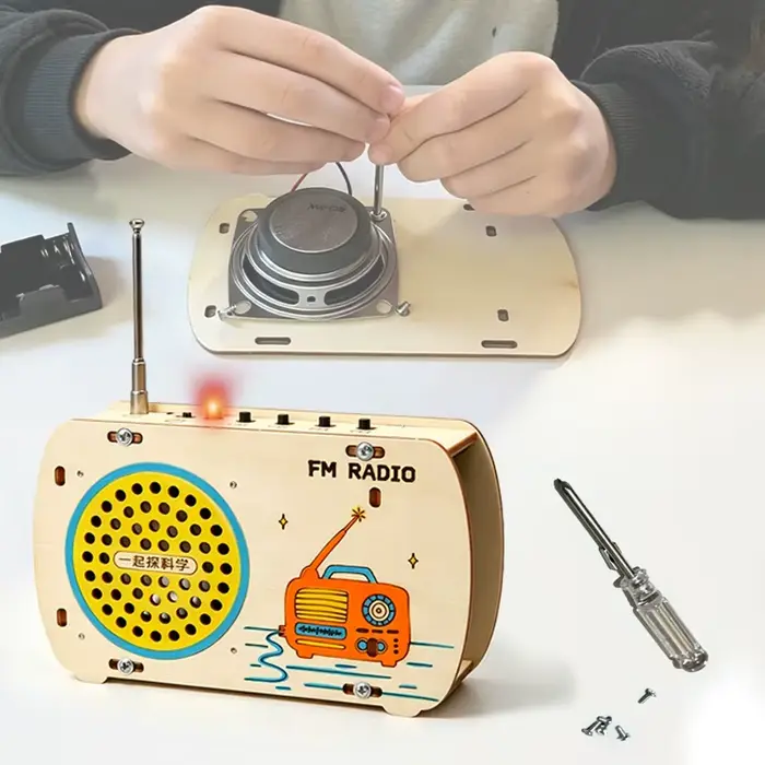 Kit Radio en Bois DIY Rétro FM – Jouet Éducatif STEM