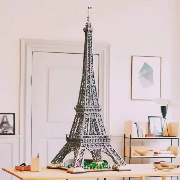 Modèle de la Tour Eiffel de 1