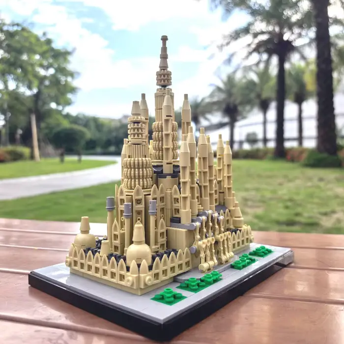 Kit de briques 854 pièces Barcelone Sagrada Familia – Modèle à assembler de l'icône de l'architecture espagnole