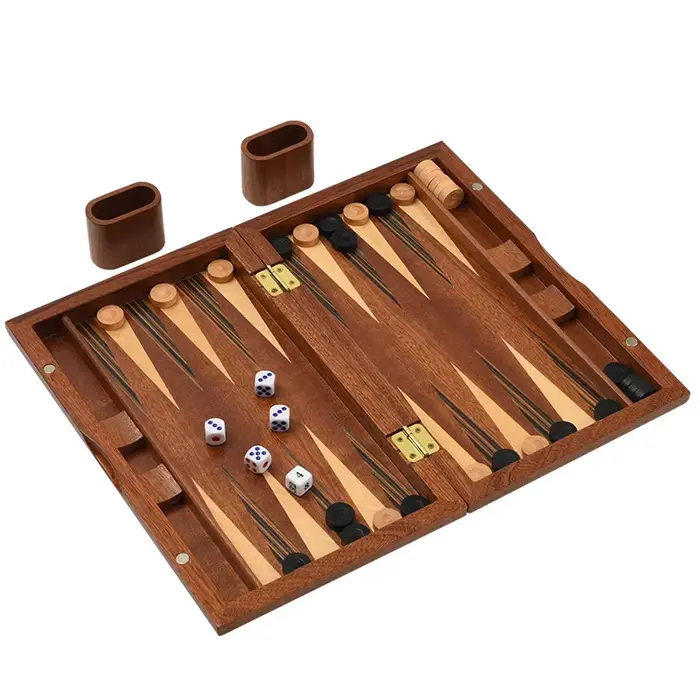 Jeu de backgammon en bois massif pour divertissement familial et amical avec boite de rangement, plateau acrylique et plusieurs tailles disponibles pour toutes occasions