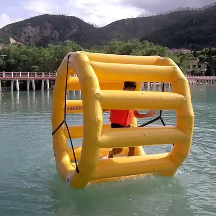 Jeu d'eau gonflable, eau flottante, roues chaudes flottantes