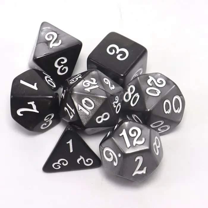 Dés polyédriques pour jeu de société, classique, noir et gris