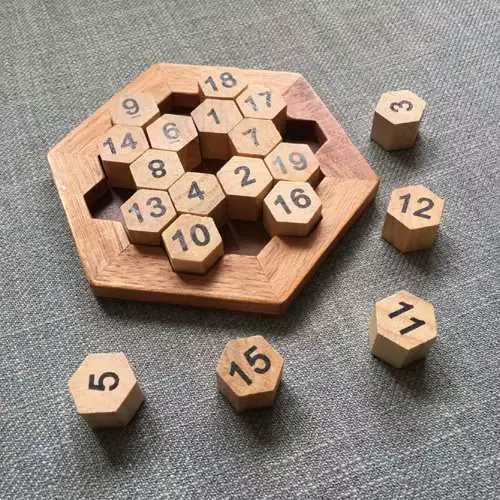 Puzzle à chiffres hexagonaux en bois Montessori