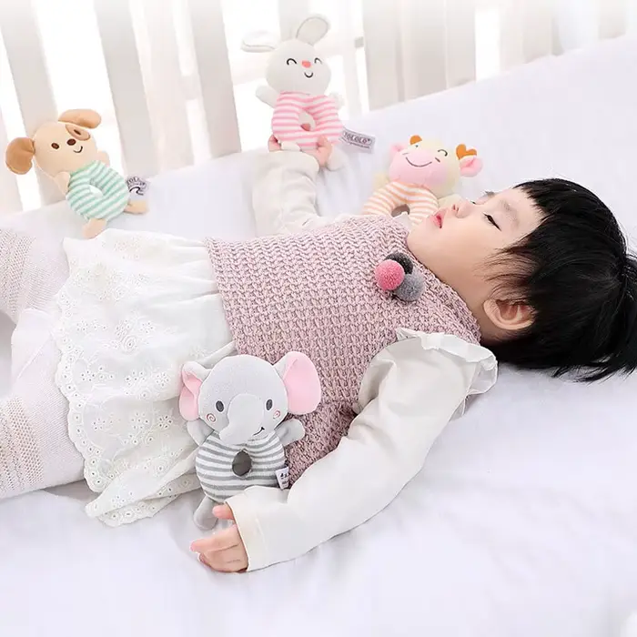 Jouet hochet en peluche pour bébé dessin animé avec anneau à main pour développement intellectuel occasions spéciales